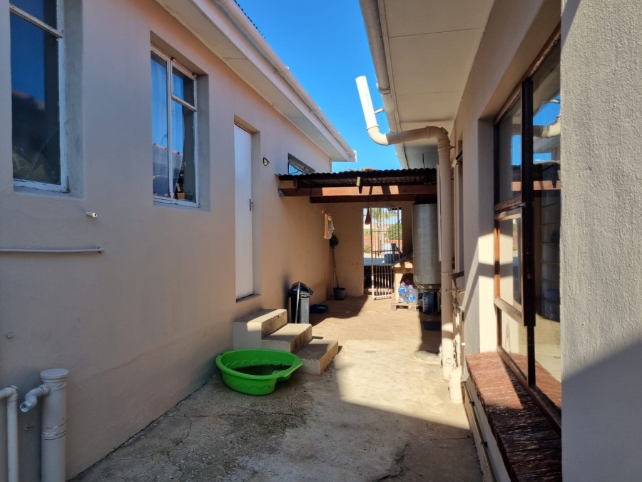 3 Bedroom Property for Sale in Van Riebeeck Hoogte Eastern Cape